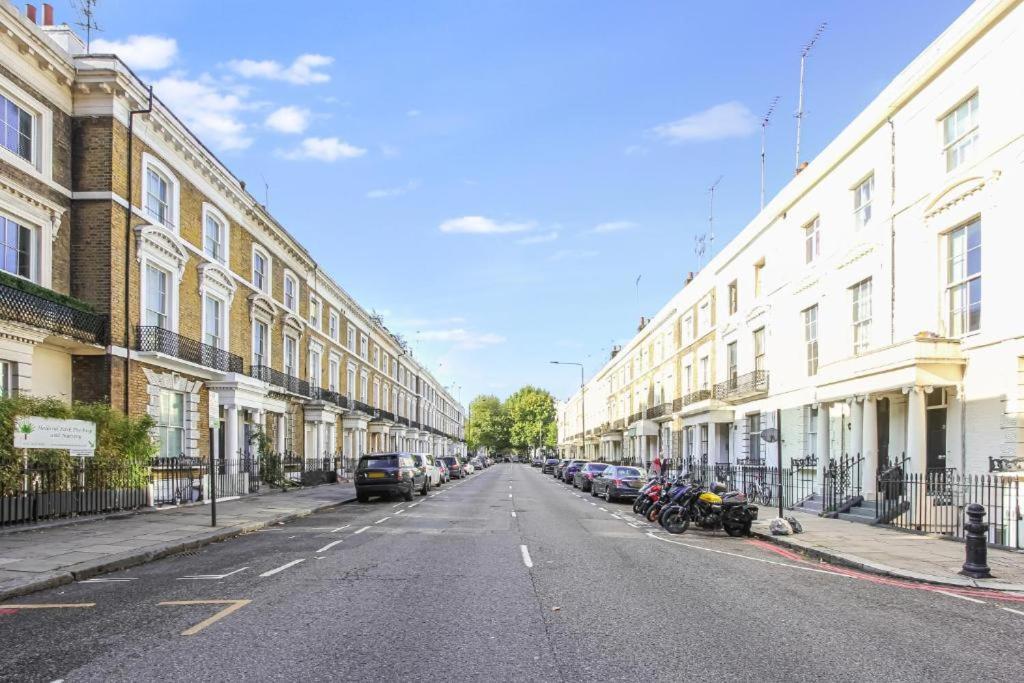 Fancy Basement Flat A Appartamento Londra Esterno foto